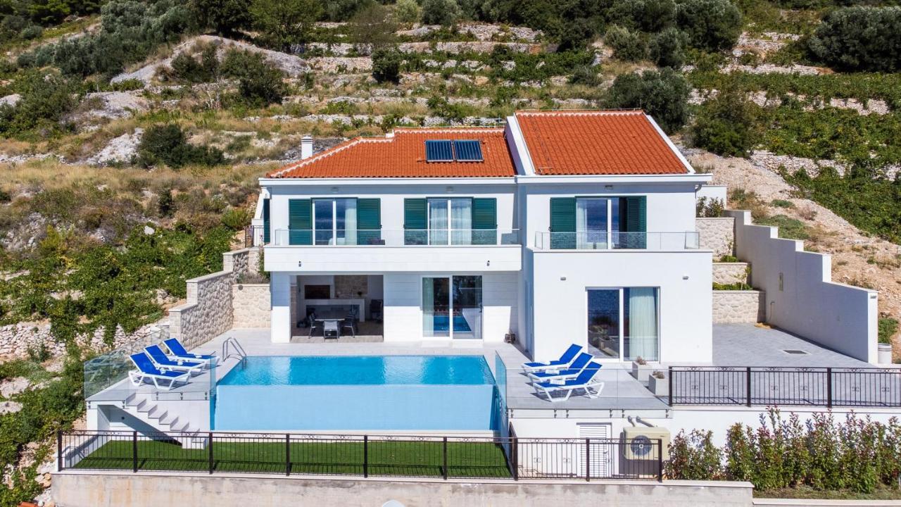 Di Gioia Villa *